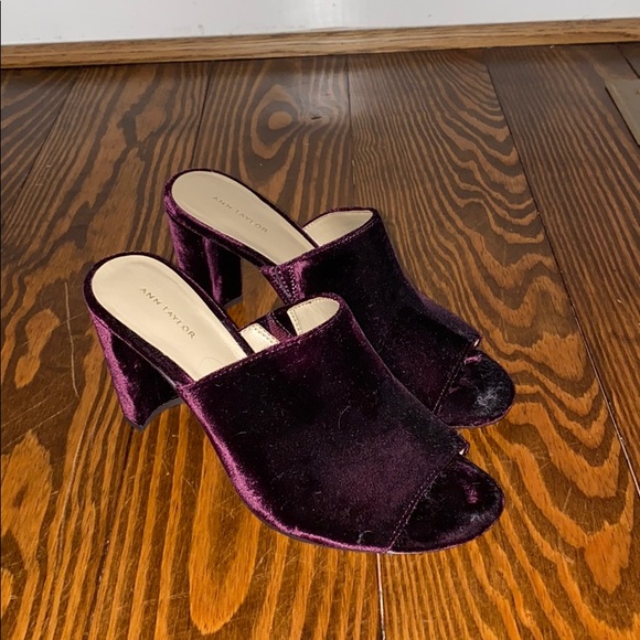 Ann Taylor Shoes - Ann Taylor velvet mules